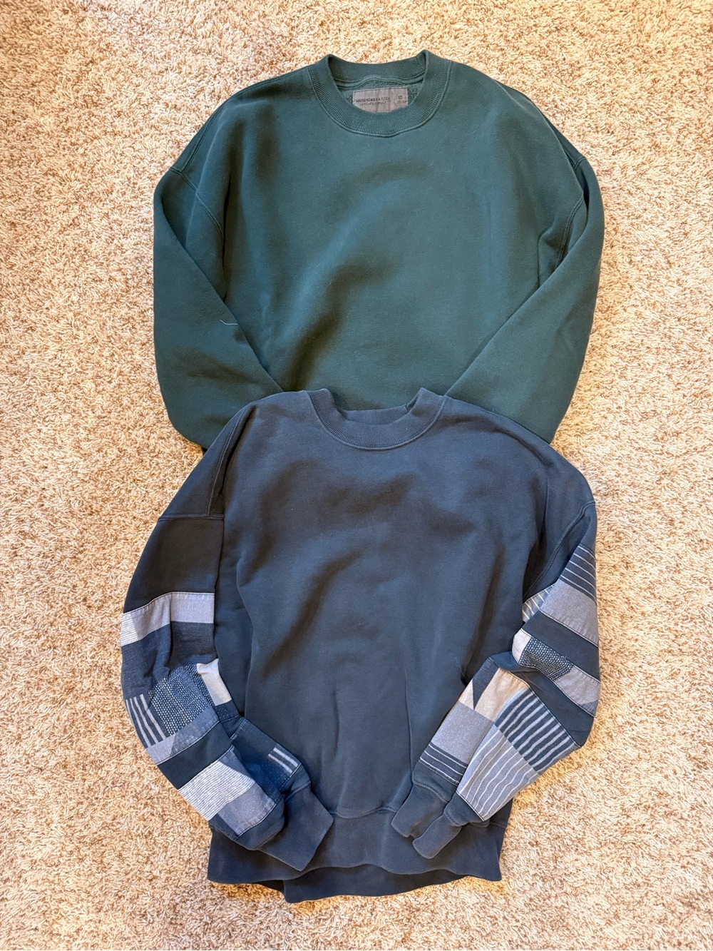 Abercrombie & Fitch Forest Green and Black Crewneck Sweatshirt bundle
